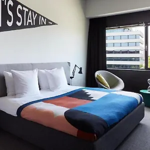 4* Szálloda The Social Hub West 4 Star